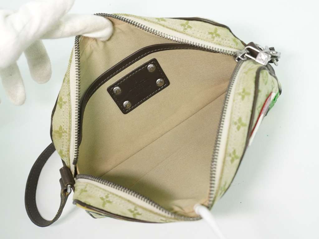 Louis Vuitton Conte De Fees Pochette Khaki Canvas Good condition - Model View