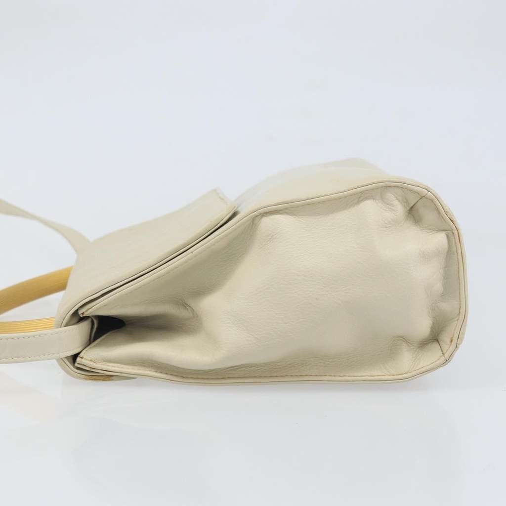 Fendi Vintage Handbag Beige Leather Fair condition - Model View