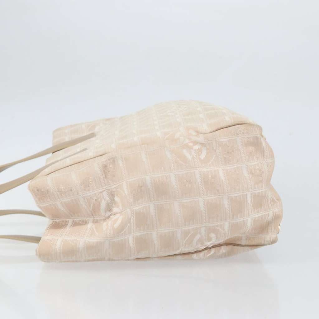Chanel Travel Line Tote Beige Good condition - Model View