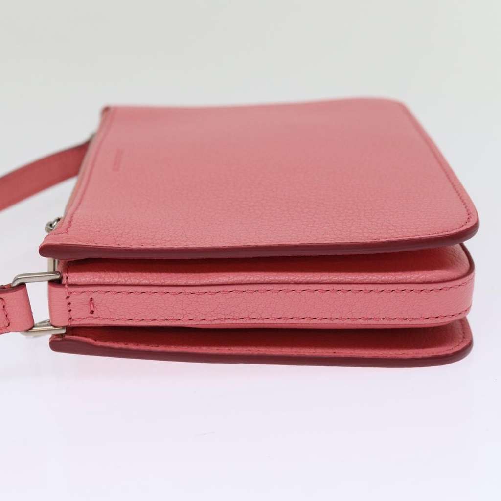 Burberry Penhurst Triple Zip Crossbody Pink Leather Very good condition - Model View