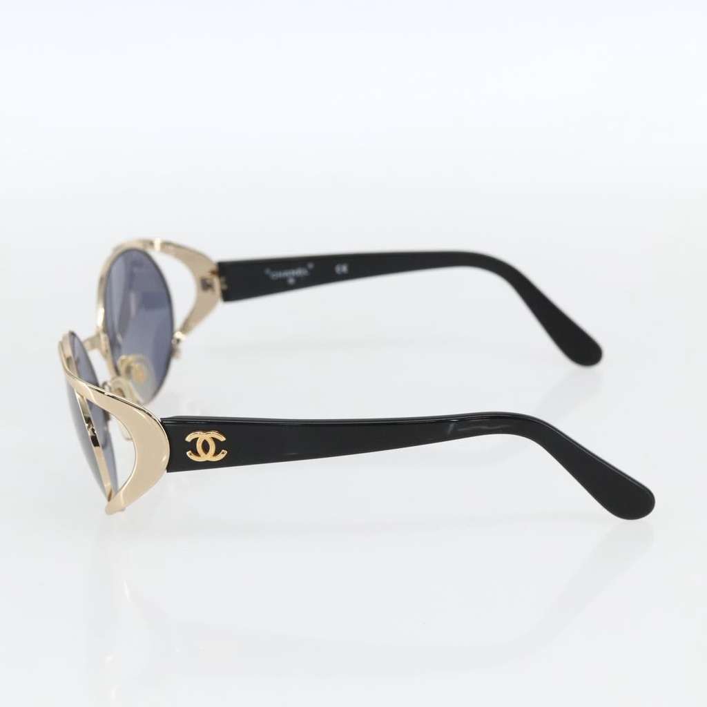 Chanel Logo CC Sunglasses Black Plastic Good condition - Model View