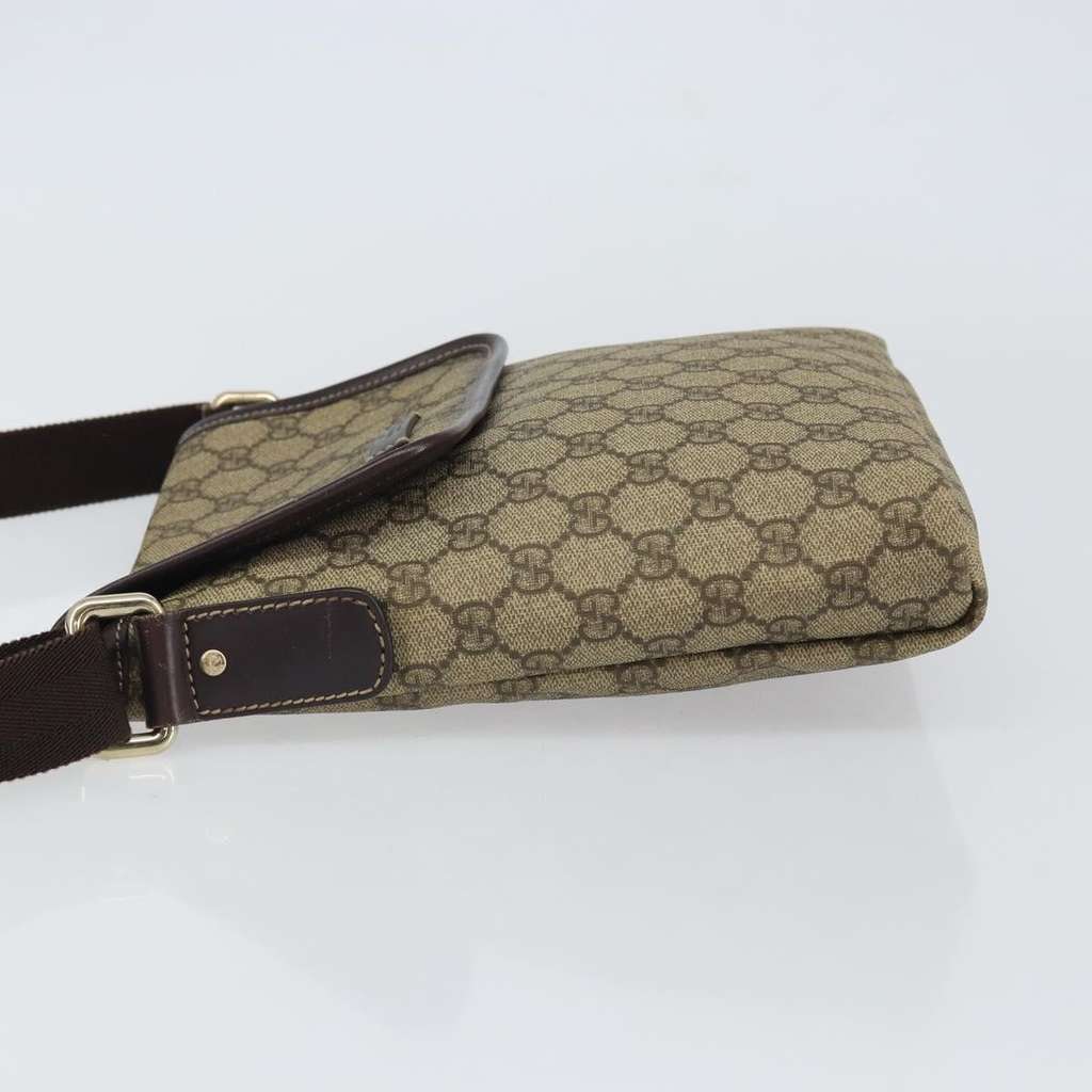 Gucci Flap Messenger Beige Good condition - Model View