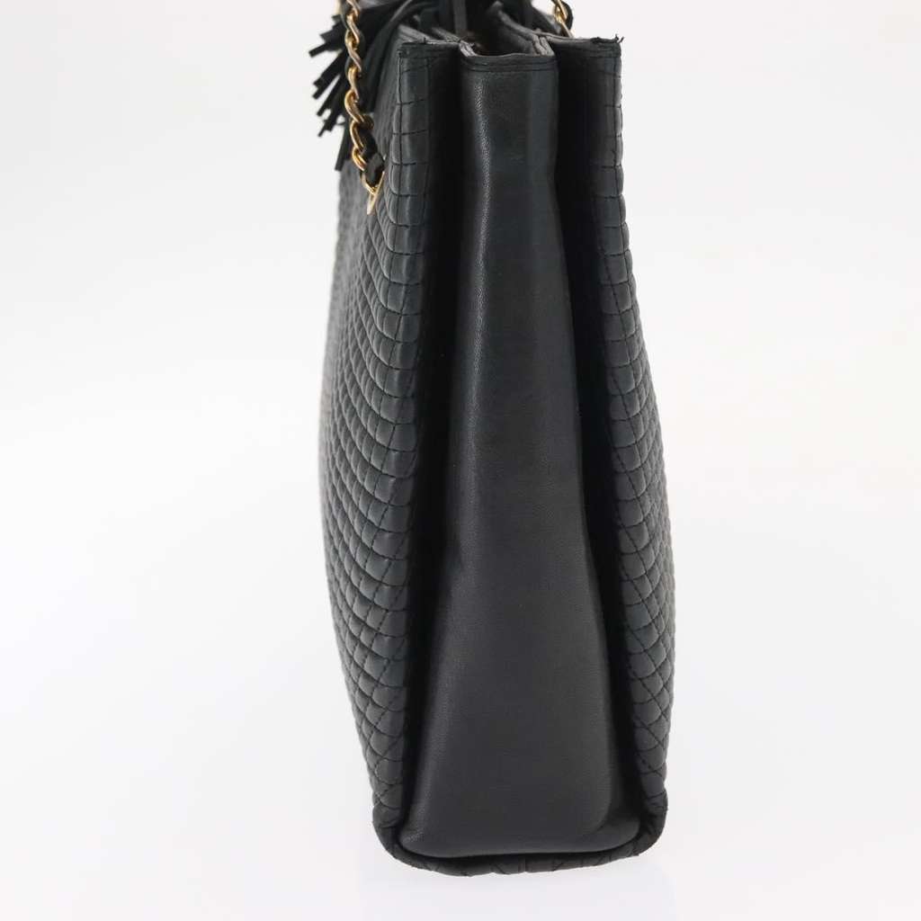 Bally Vintage Chain Shoulder Bag Navy Leather Fair condition - Model View