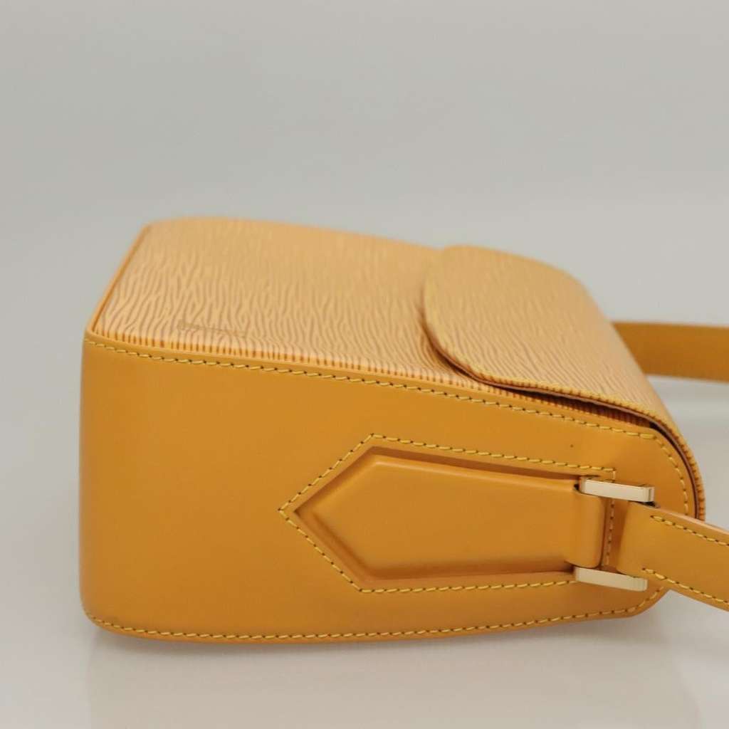 Louis Vuitton Buci Handbag Yellow Leather Good condition - Inside View