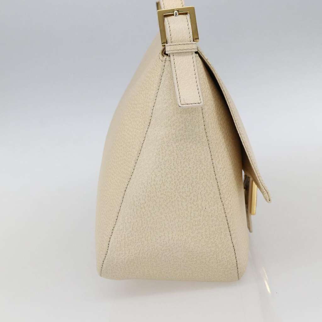 Fendi Mamma Baguette Shoulder Bag Beige Leather Fair condition - Model View