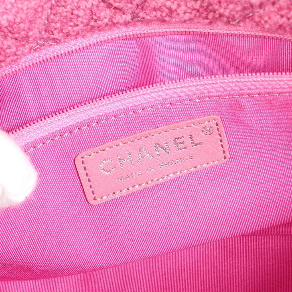 Chanel Easy Reissue Messenger Flap Bag Pink Tweed Good condition - Model View