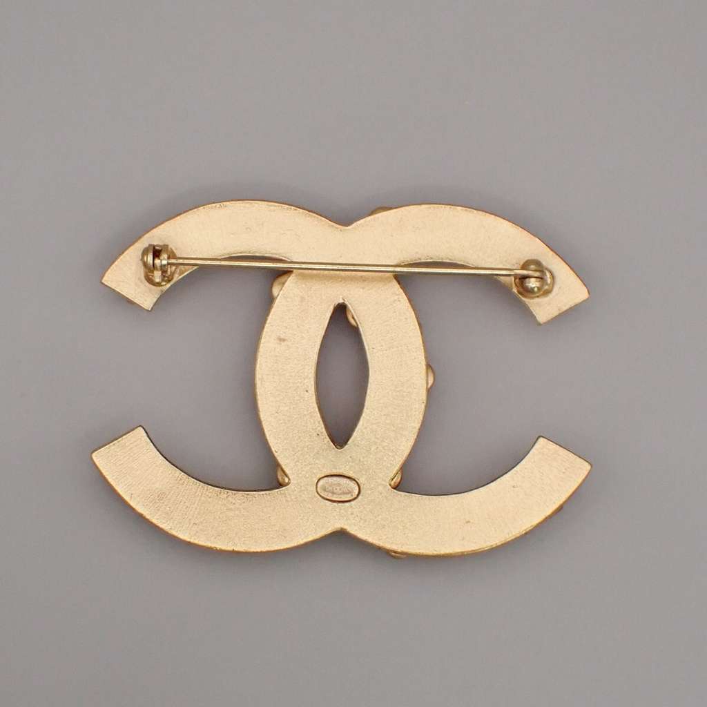 Chanel CC Logo Brooch Gold Good condition - Box View