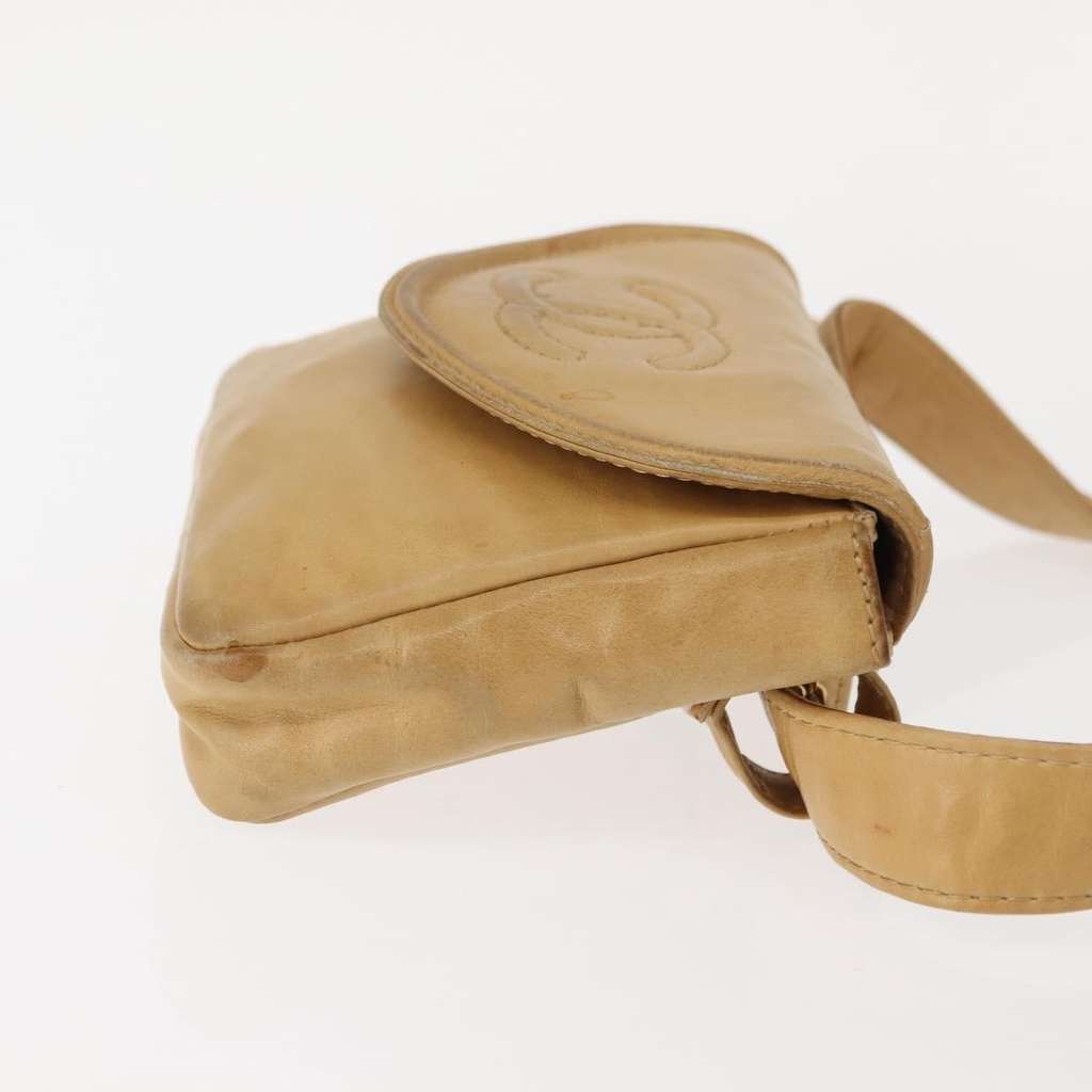 Chanel Vintage Flap Waist Bag Beige Leather Good condition - Inside View