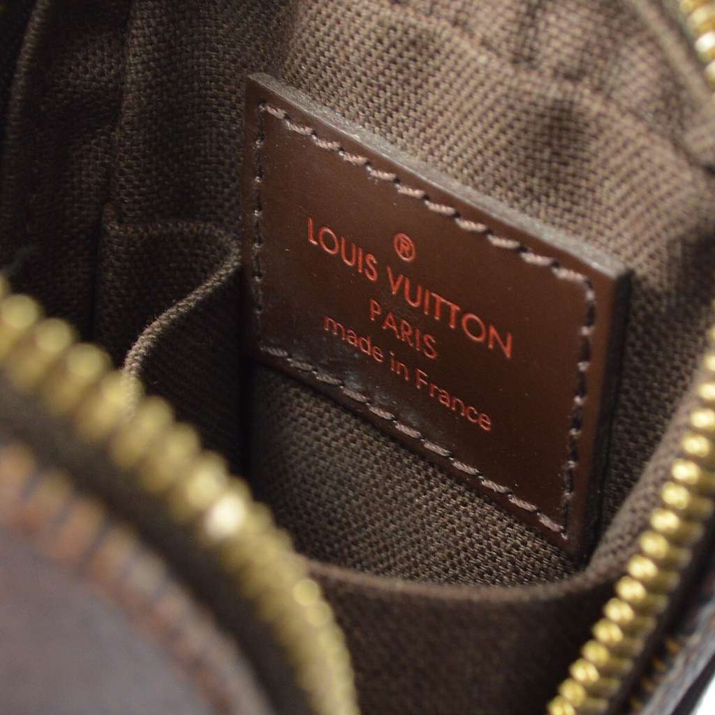 Louis Vuitton Etui Okapi Camera Case Brown Canvas Good condition - Model View