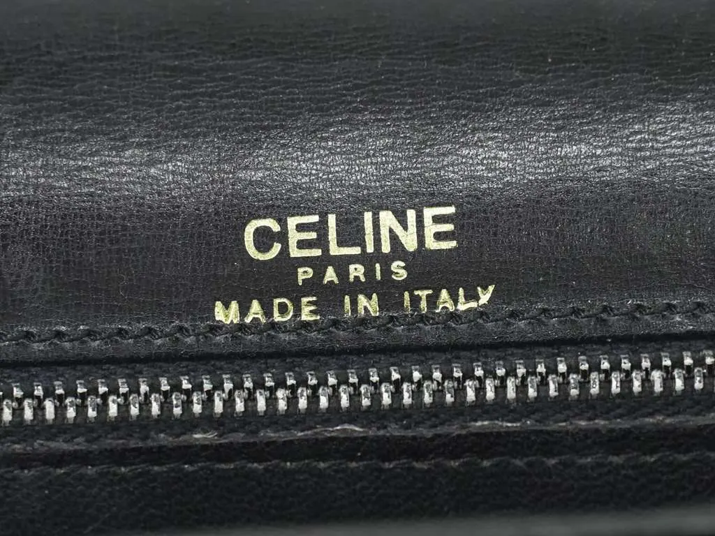 Celine Vintage Carriage Flap Bag Black Leather Fair - Model View