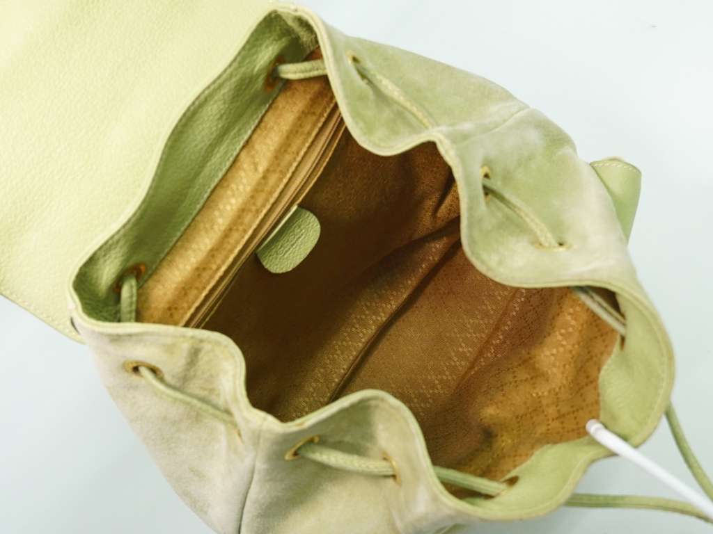 Gucci Vintage Bamboo Backpack Green Suede Fair condition - Model View