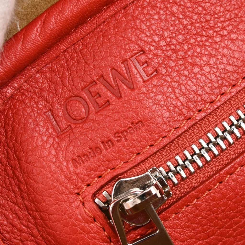 Loewe Amazona 75 Bag Red Leather Good condition - Model View