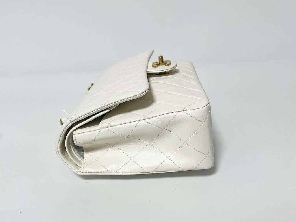 Chanel Timeless - Classic Double Flap Bag White Leather Good condition - Model View