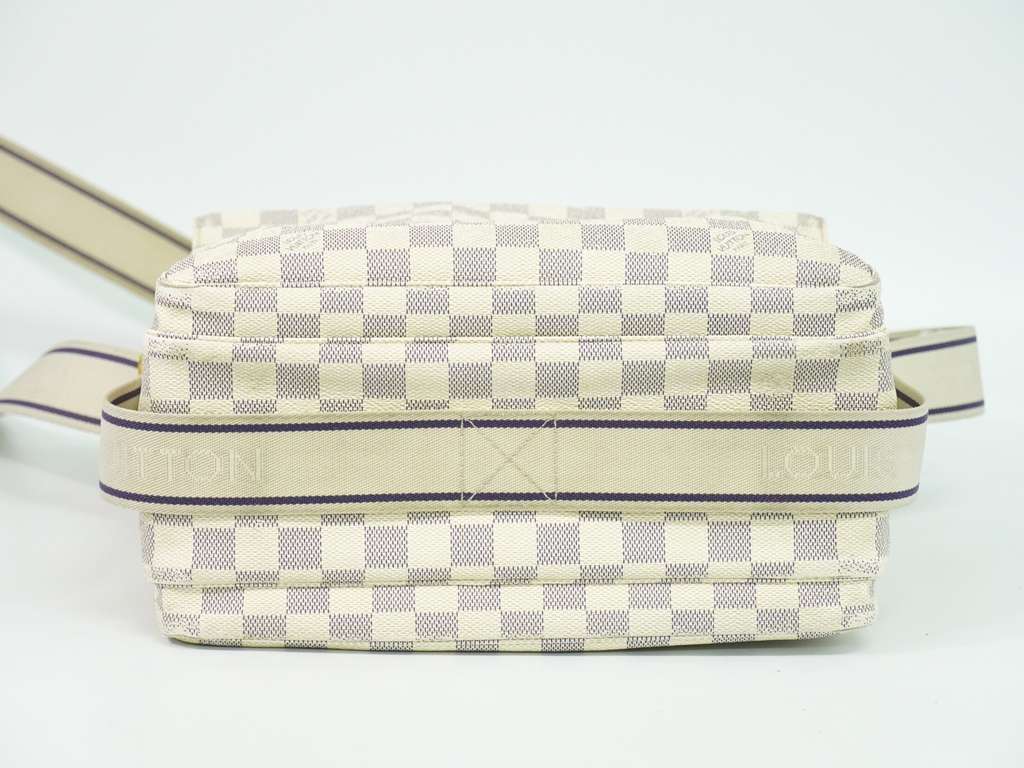 Louis Vuitton Naviglio Handbag White Canvas Fair condition - Model View