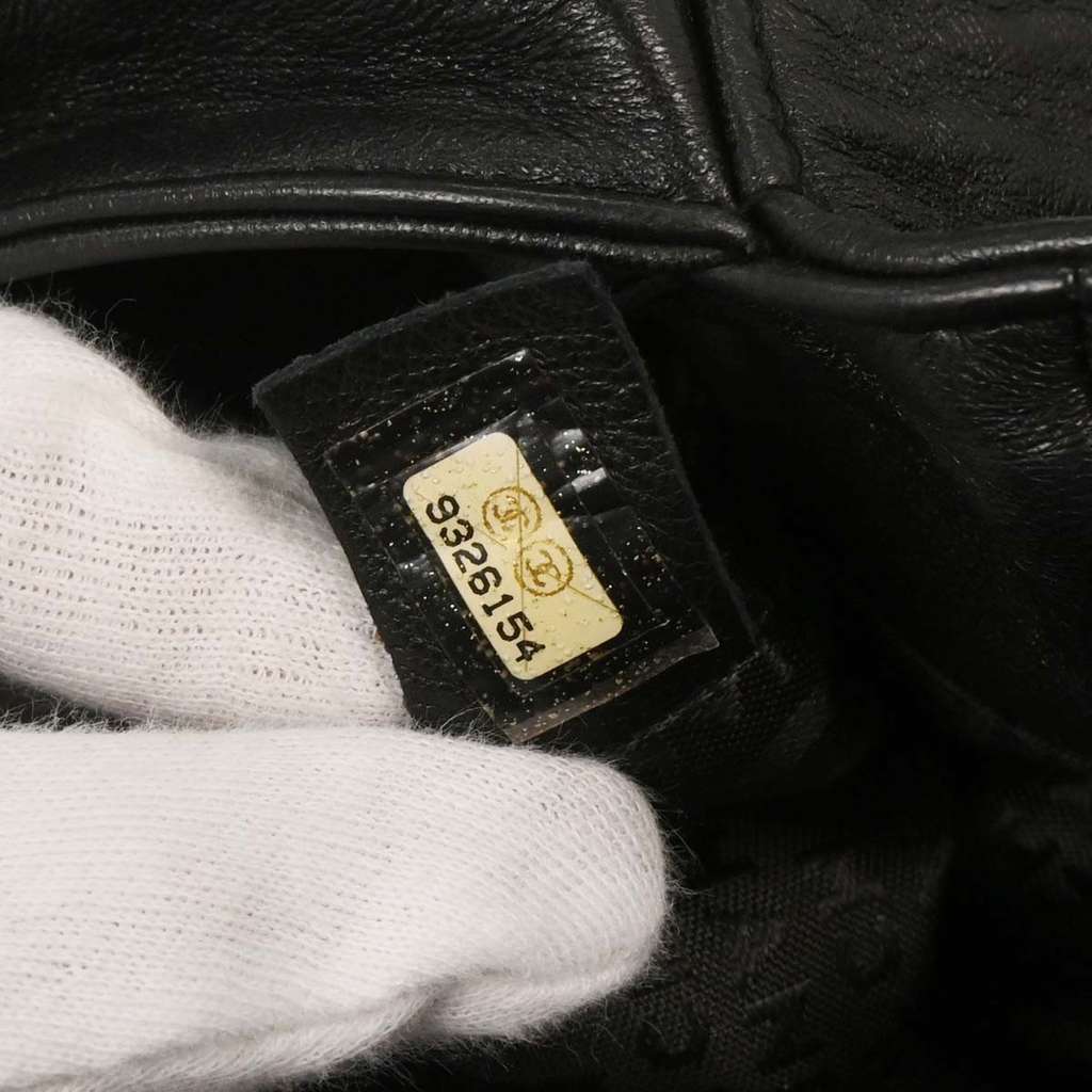 Chanel Vintage Chain Around Shoulder Bag Black Leather Good condition - Box View