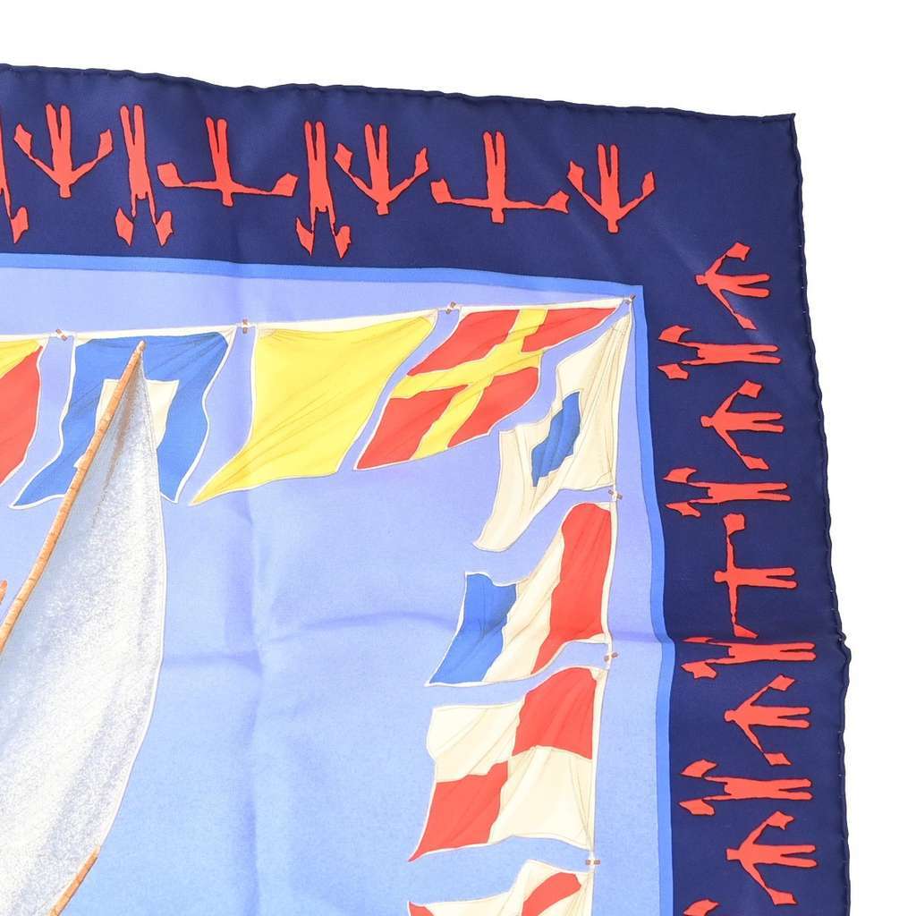 Hermès Carré 90 Blue Silk Good condition - Model View