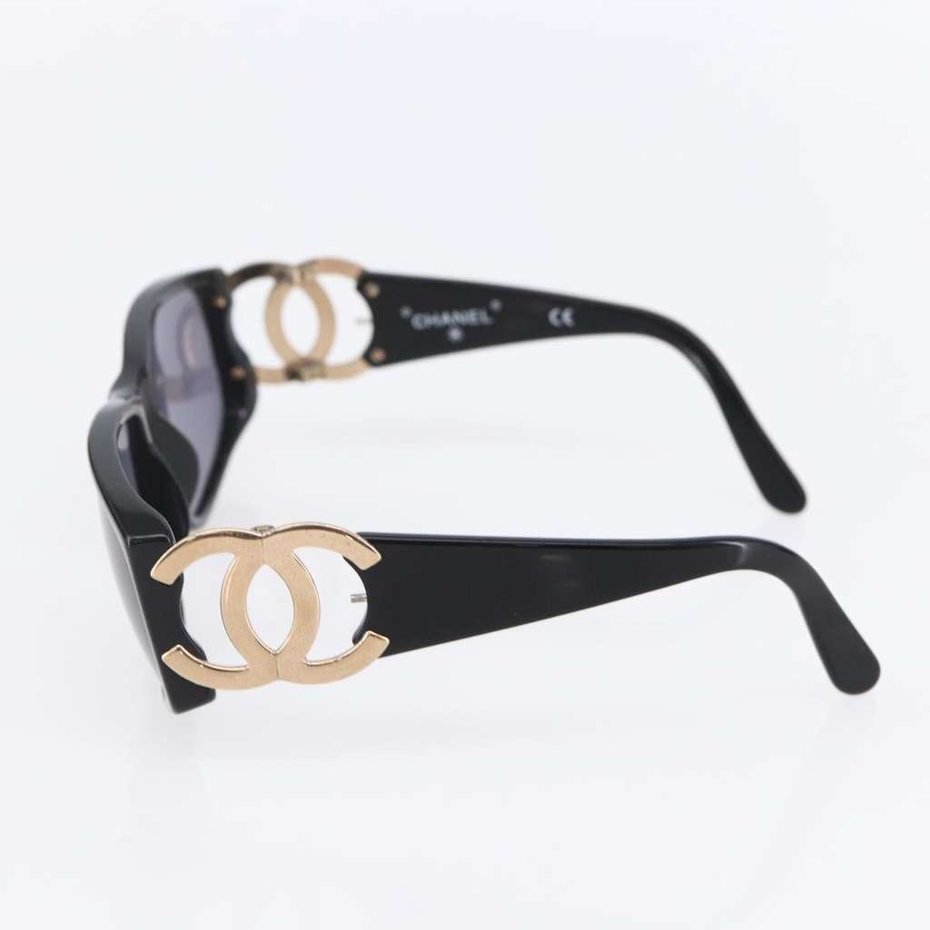 Chanel Logo CC Sunglasses Black Plastic Good condition - Model View