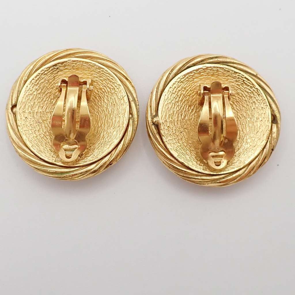 Chanel Vintage CC Round Button Clip-On Earrings Gold Good condition - Back View