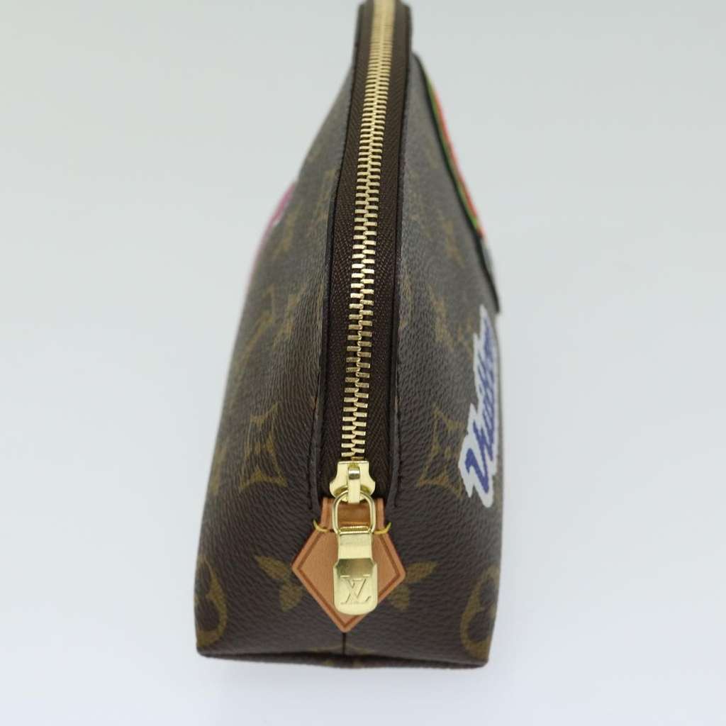 Louis Vuitton Cosmetic Pouch Brown Canvas Very good condition - Model View