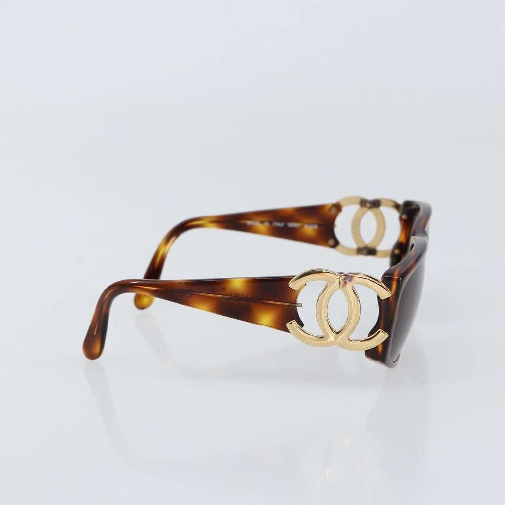 Chanel Logo CC Sunglasses Brown Plastic Good condition - Model View