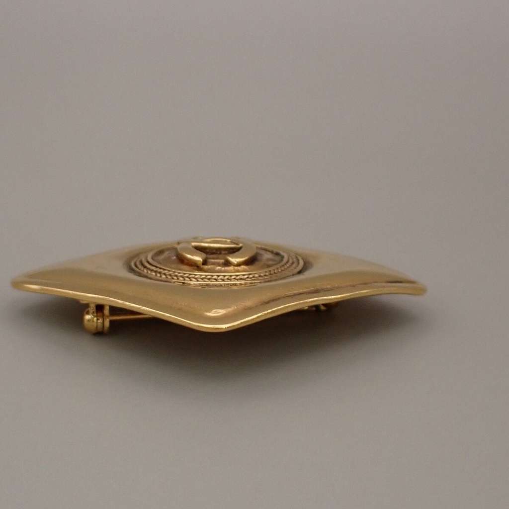 Chanel Vintage CC Diamond Brooch Gold Good condition - Inside View