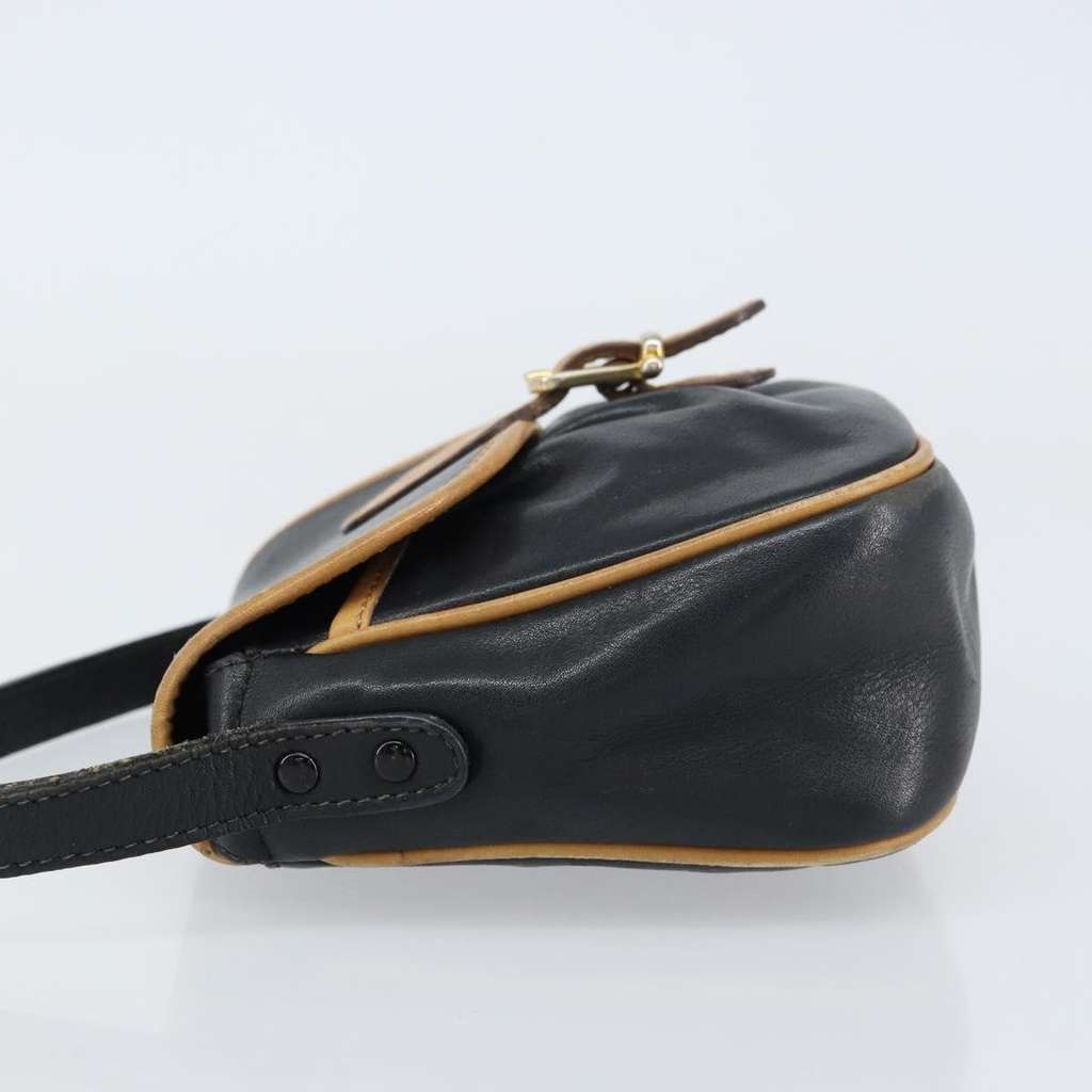 Celine Vintage Shoulder Bag Black Leather Good condition - Model View