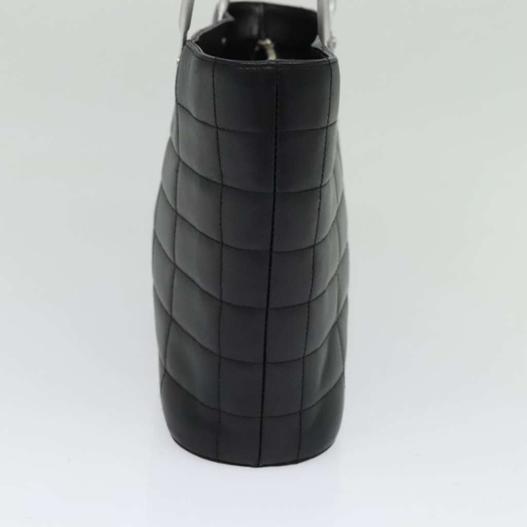 Chanel Vintage Chocolate Bar Tote Black Leather Good condition - Model View