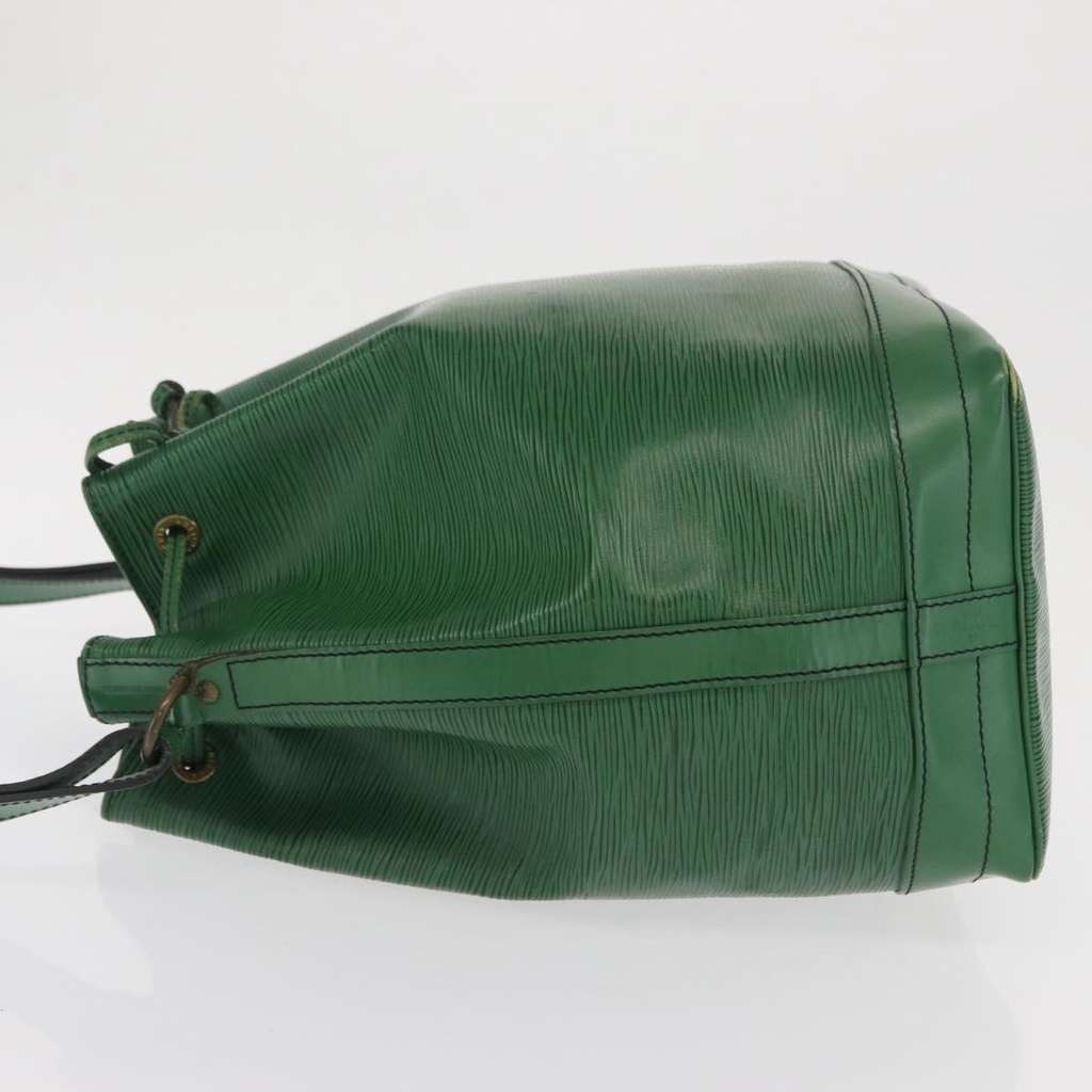 Louis Vuitton Noe Handbag Green Leather Fair condition - Model View