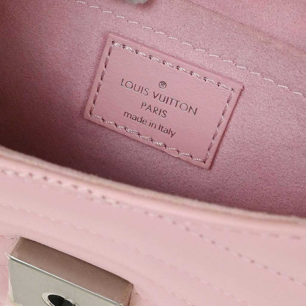 Louis Vuitton New Wave Chain Bag Pink Leather Good condition - Model View