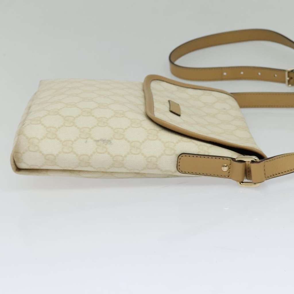 Gucci Flap Messenger White Good condition - Model View
