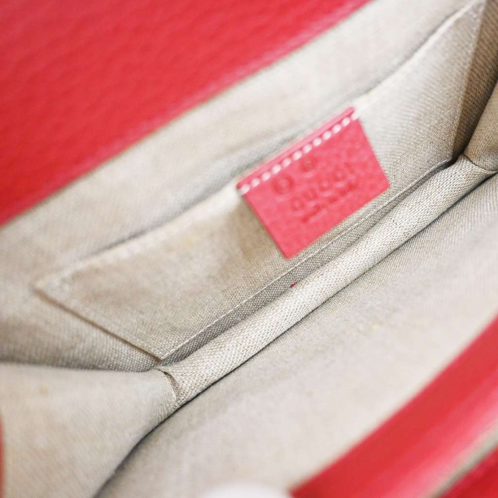 Gucci Interlocking Shoulder Bag Red Leather Very good condition - Box View