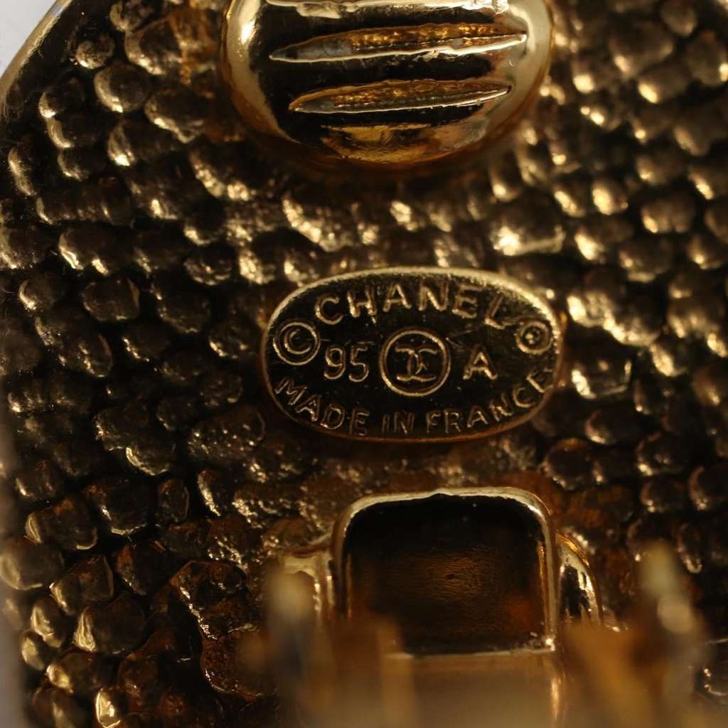 Chanel Vintage CC Oval Clip-On Earrings Gold Metal Good condition - Box View