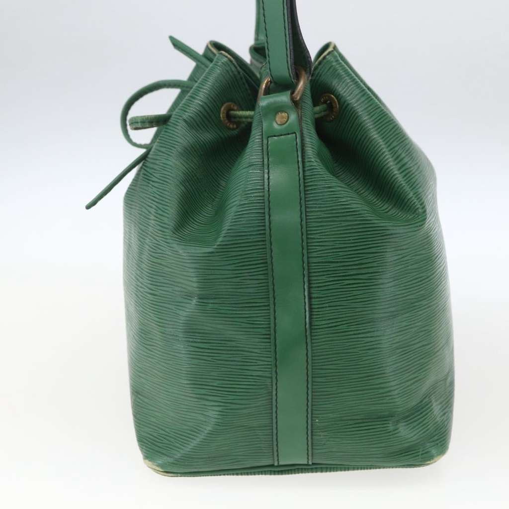 Louis Vuitton Petit Noe Handbag Green Leather Fair condition - Model View