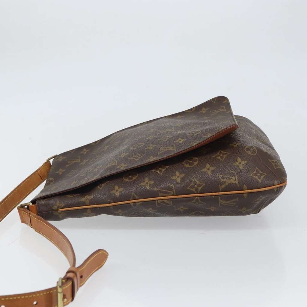 Louis Vuitton Musette Handbag Brown Canvas Fair condition - Model View