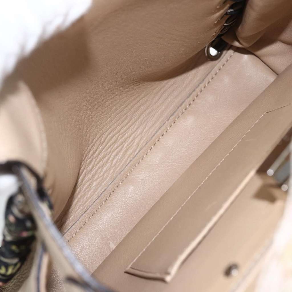 Fendi Peekaboo Bag Beige Leather Good condition - Box View