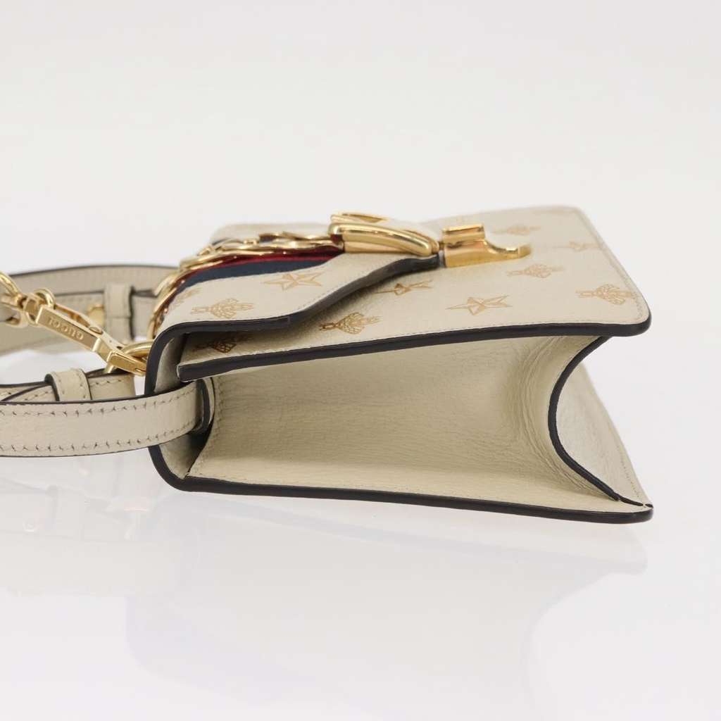 Gucci Sylvie Top Handle Bag Beige Leather Good condition - Model View