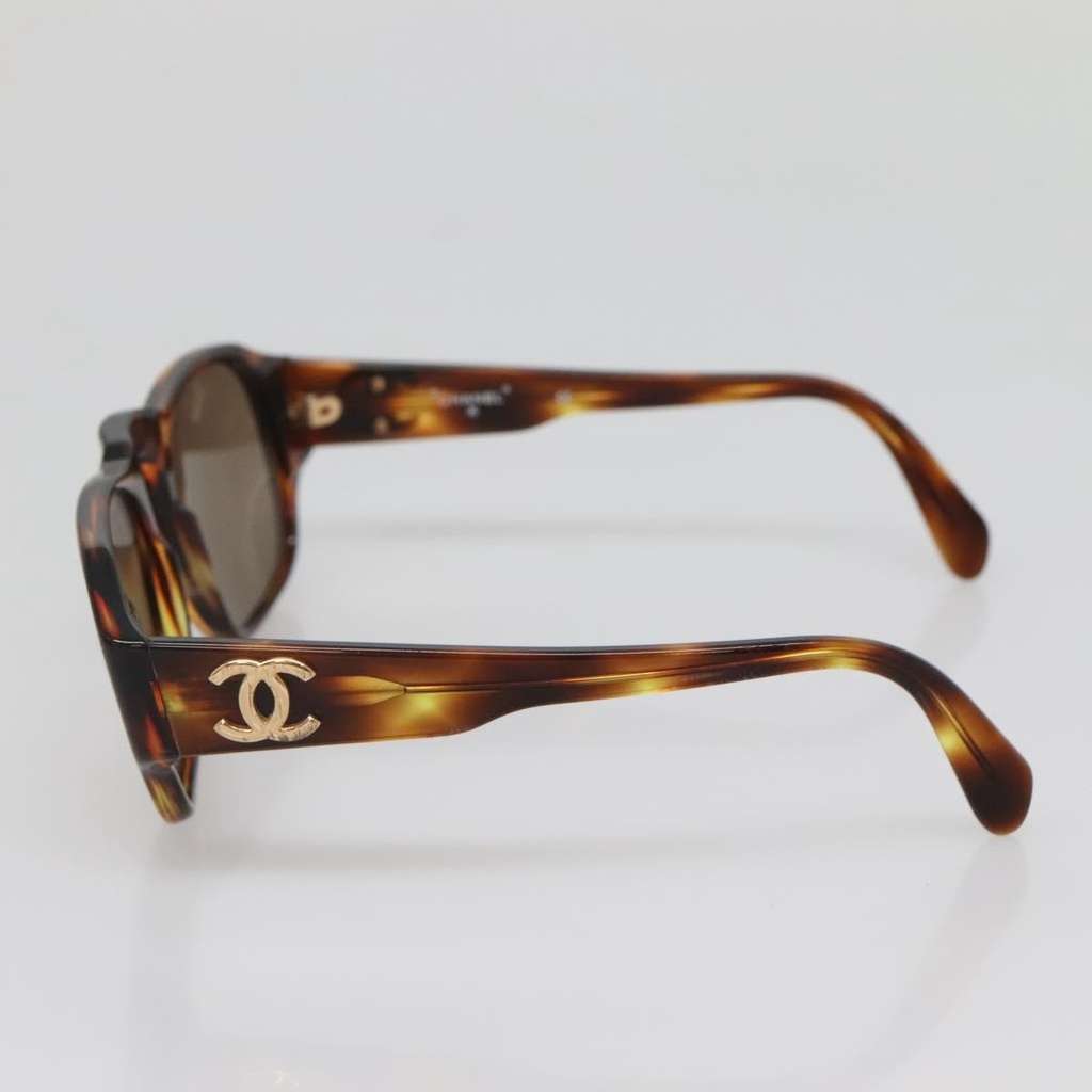 Chanel Logo CC Sunglasses Brown Plastic Good condition - Model View