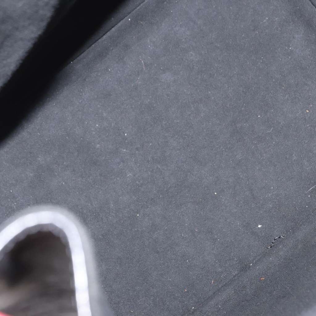 Louis Vuitton Bicolor Noe Handbag Black Leather Good condition - Box View