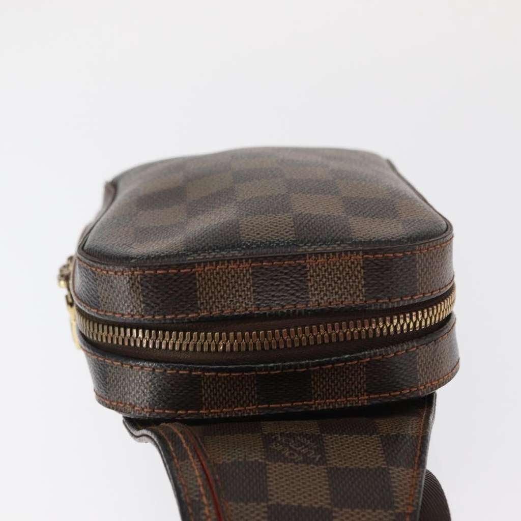 Louis Vuitton Geronimos Waist Bag Brown Canvas Good condition - Model View