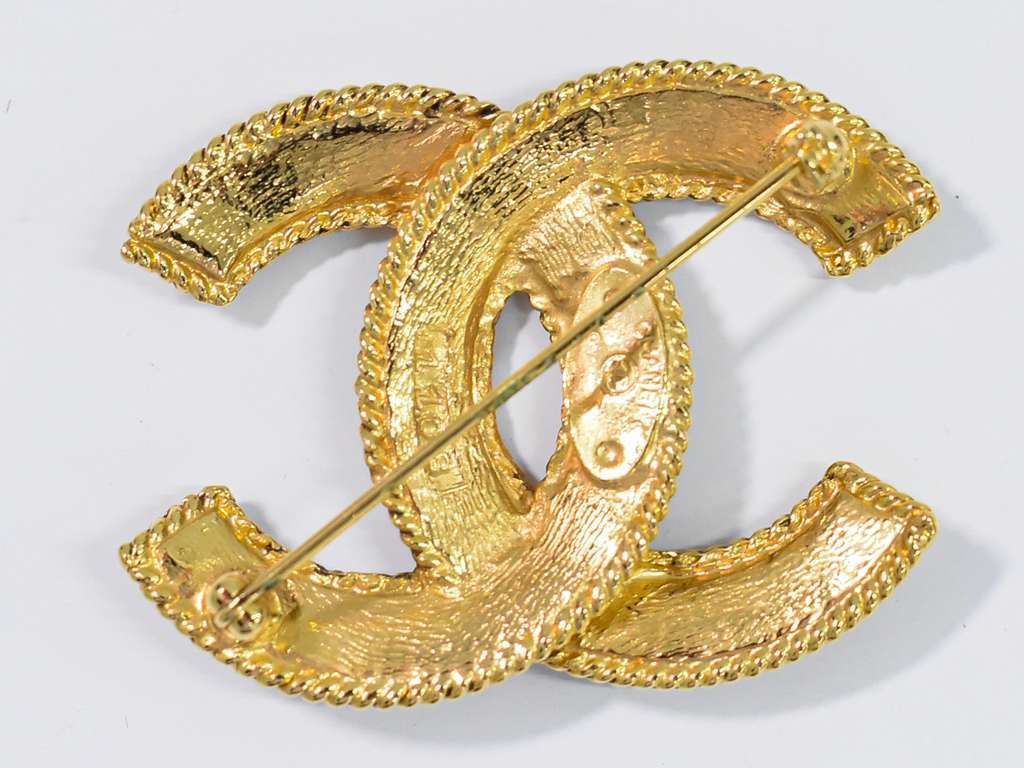 Chanel CC Brooch Gold Good condition - Back View