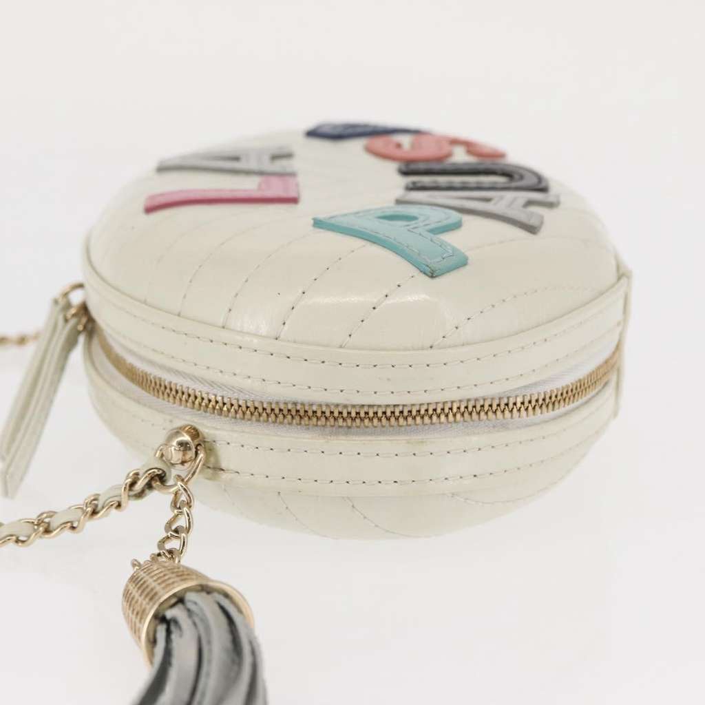 Chanel La Pausa Evening Bag White Leather Good condition - Model View