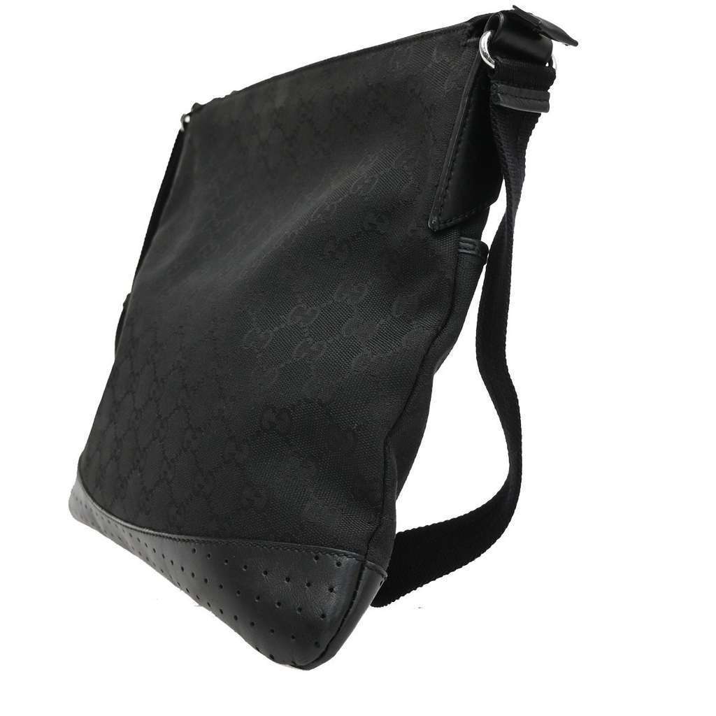 Gucci Zip Messenger Bag Black Canvas Good condition - Model View