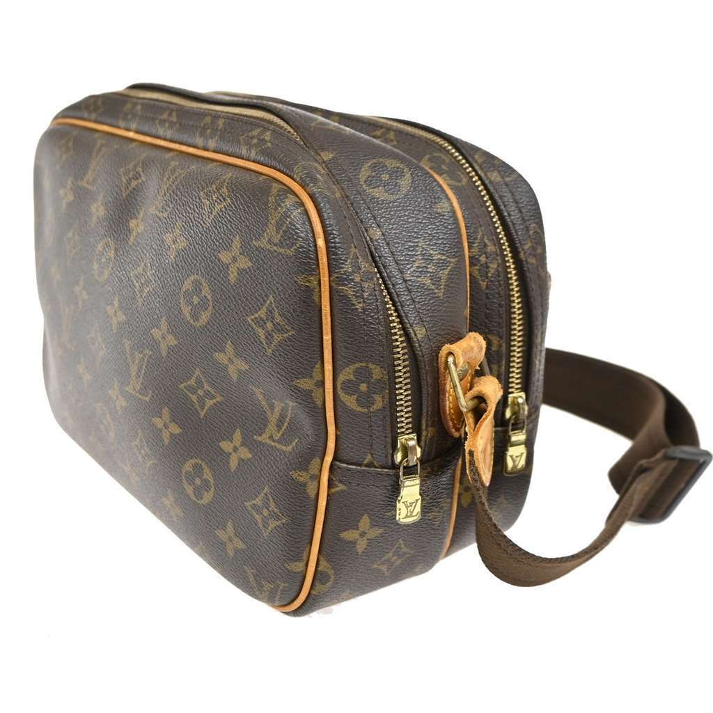 Louis Vuitton Reporter Bag Brown Canvas Fair condition - Model View