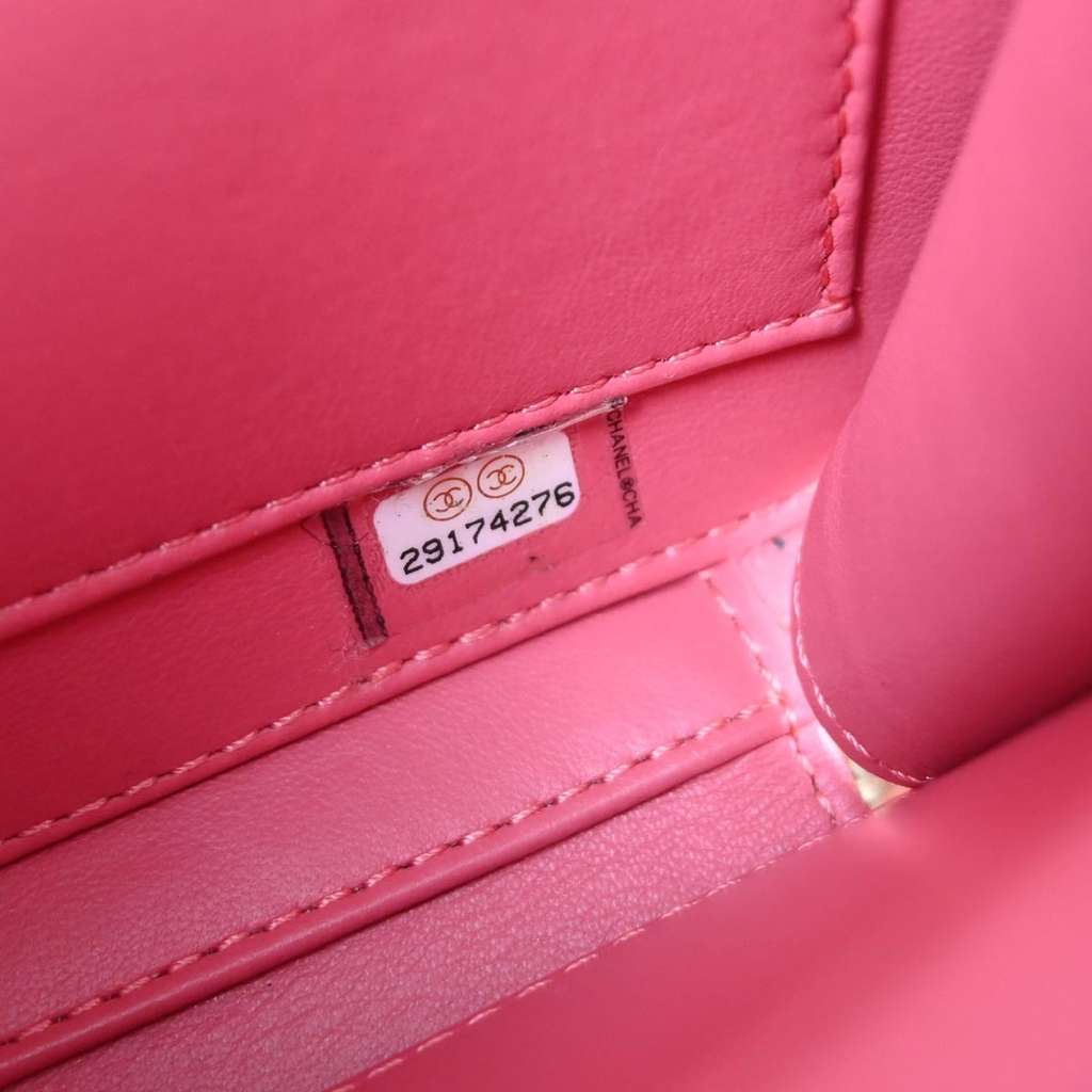 Chanel Filigree Vanity Case Pink Leather Good condition - Box View