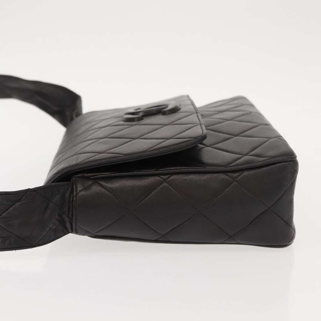 Chanel Vintage CC Square Flap Bag Brown Leather Good condition - Model View