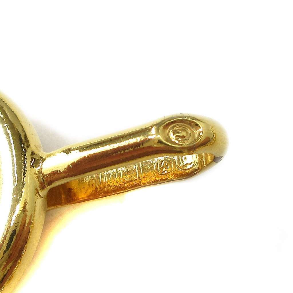 Chanel CC Medallion Chain Belt Gold Good condition - Model View