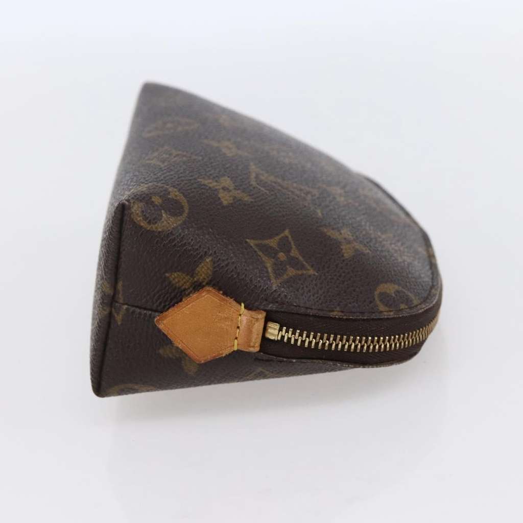 Louis Vuitton Cosmetic Pouch Brown Canvas Good condition - Model View