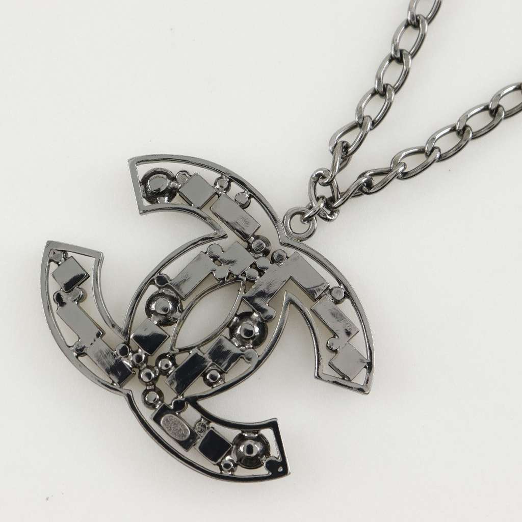 Chanel CC Pendant Necklace Silver Metal Good condition - Back View