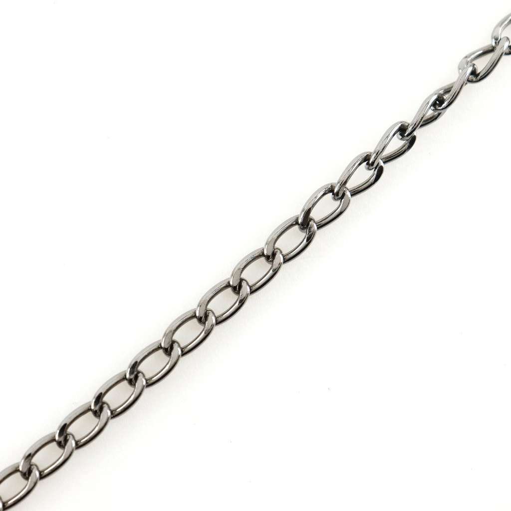 Chanel CC Pendant Necklace Silver Metal Good condition - Model View
