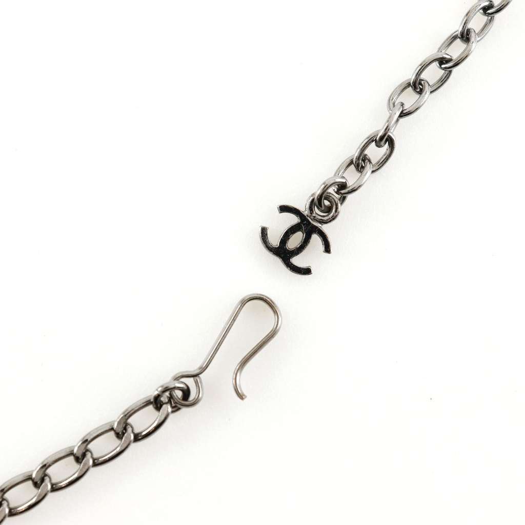 Chanel CC Pendant Necklace Silver Metal Good condition - Box View